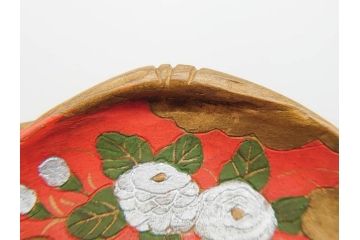 アンティーク　漆器　彫刻　様々なテイストの花のデザインが楽しめる帯留3点セット(在銘作家物、ブローチ、貝合せ、扇子、扇面、牡丹、菖蒲、帯留め、着物道具、和装小物、アクセサリー)(R-078997)