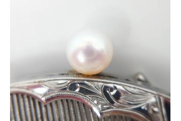 アンティーク　彫金　オパール　真珠(パール)　オニキス　SPM刻印　繊細な彫りが見事な帯留(帯留め、着物道具、和装小物、アクセサリー、ブローチ)(R-079000)