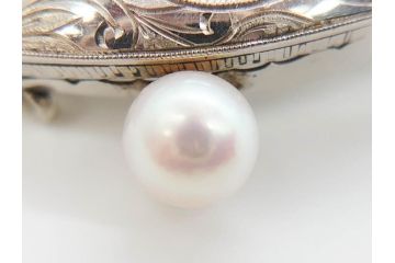 アンティーク　彫金　オパール　真珠(パール)　オニキス　SPM刻印　繊細な彫りが見事な帯留(帯留め、着物道具、和装小物、アクセサリー、ブローチ)(R-079000)