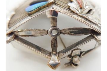 アンティーク　彫金　オパール　真珠(パール)　オニキス　SPM刻印　繊細な彫りが見事な帯留(帯留め、着物道具、和装小物、アクセサリー、ブローチ)(R-079000)