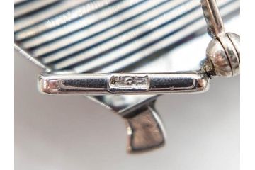 アンティーク　彫金　オパール　真珠(パール)　オニキス　SPM刻印　繊細な彫りが見事な帯留(帯留め、着物道具、和装小物、アクセサリー、ブローチ)(R-079000)