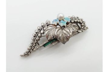 アンティーク　彫金　オパール　真珠(パール)　エメラルド　繊細に施された桐花文が美しい帯留(ブローチ、着物道具、和装小物、アクセサリー)(R-079001)