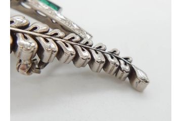 アンティーク　彫金　オパール　真珠(パール)　エメラルド　繊細に施された桐花文が美しい帯留(ブローチ、着物道具、和装小物、アクセサリー)(R-079001)