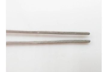 アンティーク　金蒔絵　螺鈿　紅水晶(ローズクォーツ)　テイストの違う花のデザインが楽しめる簪2本セット(花、フラワー、かんざし、和装小物、髪飾り、アクセサリー)(R-079002)