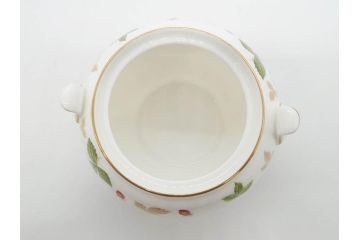 イギリス　WEDGWOOD(ウェッジウッド)　WILD STRAWBERRY(ワイルド ストロベリー)　R4406　苺のデザインが可愛らしいシュガーポット&クリーマー2点セット(イチゴ、いちご、ミルクジャー、ミルクポット、ボンボン入れ、洋食器、金彩、白磁、ボーンチャイナ、英国)(R-079003)