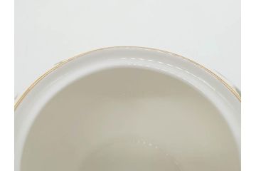 イギリス　WEDGWOOD(ウェッジウッド)　WILD STRAWBERRY(ワイルド ストロベリー)　R4406　苺のデザインが可愛らしいシュガーポット&クリーマー2点セット(イチゴ、いちご、ミルクジャー、ミルクポット、ボンボン入れ、洋食器、金彩、白磁、ボーンチャイナ、英国)(R-079003)