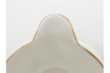 イギリス　WEDGWOOD(ウェッジウッド)　WILD STRAWBERRY(ワイルド ストロベリー)　R4406　苺のデザインが可愛らしいシュガーポット&クリーマー2点セット(イチゴ、いちご、ミルクジャー、ミルクポット、ボンボン入れ、洋食器、金彩、白磁、ボーンチャイナ、英国)(R-079003)