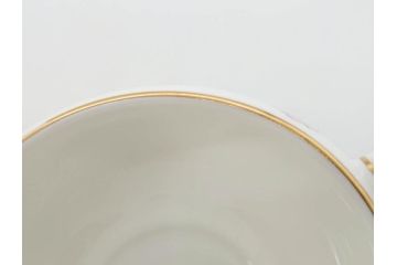 イギリス　WEDGWOOD(ウェッジウッド)　WILD STRAWBERRY(ワイルド ストロベリー)　R4406　苺のデザインが可愛らしいシュガーポット&クリーマー2点セット(イチゴ、いちご、ミルクジャー、ミルクポット、ボンボン入れ、洋食器、金彩、白磁、ボーンチャイナ、英国)(R-079003)