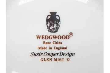 イギリス　WEDGWOOD(ウェッジウッド)　Susie Cooper(スージー・クーパー)　GLEN MIST(グレンミスト)　シックな色合いが魅力のカップ&ソーサー4客セット(花、フラワー、C&S、皿、磁器、洋食器、ボーンチャイナ、英国)(R-079004)
