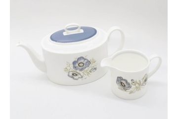 イギリス　WEDGWOOD(ウェッジウッド)　Susie Cooper(スージー・クーパー)　GLEN MIST(グレンミスト)　ティータイムを充実させるティーポッド&クリーマー(花、フラワー、ミルクジャー、ミルクポット、磁器、洋食器、ボーンチャイナ、英国)(R-079006)