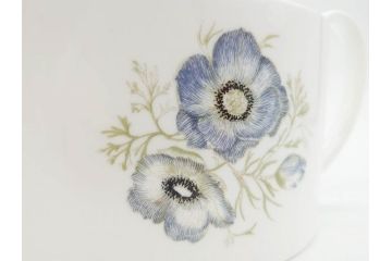 イギリス　WEDGWOOD(ウェッジウッド)　Susie Cooper(スージー・クーパー)　GLEN MIST(グレンミスト)　ティータイムを充実させるティーポッド&クリーマー(花、フラワー、ミルクジャー、ミルクポット、磁器、洋食器、ボーンチャイナ、英国)(R-079006)