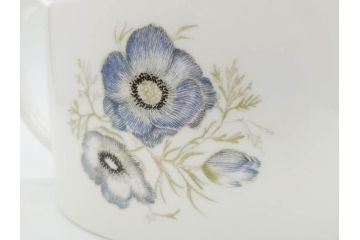 イギリス　WEDGWOOD(ウェッジウッド)　Susie Cooper(スージー・クーパー)　GLEN MIST(グレンミスト)　ティータイムを充実させるティーポッド&クリーマー(花、フラワー、ミルクジャー、ミルクポット、磁器、洋食器、ボーンチャイナ、英国)(R-079006)