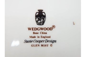 イギリス　WEDGWOOD(ウェッジウッド)　Susie Cooper(スージー・クーパー)　GLEN MIST(グレンミスト)　食卓を明るく彩るプレート4枚セット(花、フラワー、中皿、磁器、洋食器、ボーンチャイナ、英国)(R-079007)