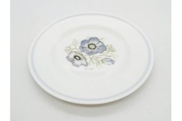 イギリス　WEDGWOOD(ウェッジウッド)　Susie Cooper(スージー・クーパー)　GLEN MIST(グレンミスト)　繊細に描写された花のデザインが印象的なプレート4枚セット(花、フラワー、中皿、磁器、洋食器、ボーンチャイナ、英国)(R-079008)