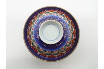 江戸〜明治期　古伊万里　こうもり　約11cm　3.5寸　鮮やかな色彩が魅力的な蓋付き茶碗5客セット(花、蝙蝠、色絵染付、蓋茶碗、金彩、金襴手、器、どんぶり、陶器、和食器、三寸五分)(R-079011)