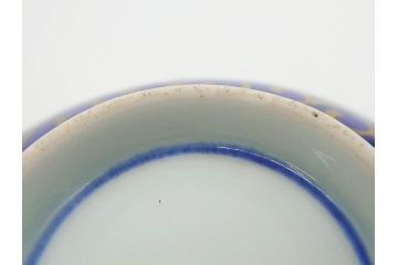 江戸〜明治期　古伊万里　こうもり　約11cm　3.5寸　鮮やかな色彩が魅力的な蓋付き茶碗5客セット(花、蝙蝠、色絵染付、蓋茶碗、金彩、金襴手、器、どんぶり、陶器、和食器、三寸五分)(R-079011)