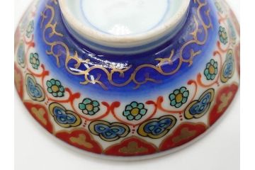 江戸〜明治期　古伊万里　こうもり　約11cm　3.5寸　鮮やかな色彩が魅力的な蓋付き茶碗5客セット(花、蝙蝠、色絵染付、蓋茶碗、金彩、金襴手、器、どんぶり、陶器、和食器、三寸五分)(R-079011)