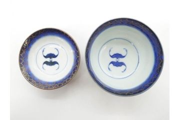 江戸〜明治期　古伊万里　こうもり　約11cm　3.5寸　鮮やかな色彩が魅力的な蓋付き茶碗5客セット(花、蝙蝠、色絵染付、蓋茶碗、金彩、金襴手、器、どんぶり、陶器、和食器、三寸五分)(R-079011)