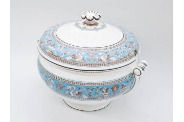 イギリス　WEDGWOOD(ウェッジウッド)　FLORENTINE TURQUOISE(フロレンティーン ターコイズ)　クラシックなデザインの気品あふれるチュリーン(グロテスク文様、フルーツ、果物、チューリン、スープボウル、ふかひれ皿、ポット、蓋付き、洋食器、英国)(R-079013)