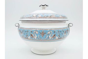 イギリス　WEDGWOOD(ウェッジウッド)　FLORENTINE TURQUOISE(フロレンティーン ターコイズ)　クラシックなデザインの気品あふれるチュリーン(グロテスク文様、フルーツ、果物、チューリン、スープボウル、ふかひれ皿、ポット、蓋付き、洋食器、英国)(R-079013)