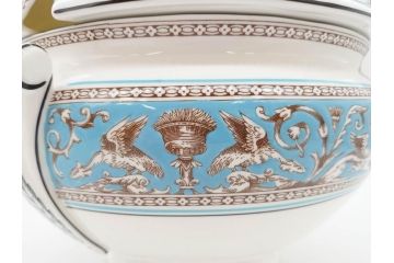 イギリス　WEDGWOOD(ウェッジウッド)　FLORENTINE TURQUOISE(フロレンティーン ターコイズ)　クラシックなデザインの気品あふれるチュリーン(グロテスク文様、フルーツ、果物、チューリン、スープボウル、ふかひれ皿、ポット、蓋付き、洋食器、英国)(R-079013)