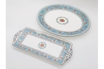 イギリス　WEDGWOOD(ウェッジウッド)　FLORENTINE TURQUOISE(フロレンティーン ターコイズ)　重厚感のあるデザインが魅力のオーバルプレート・サンドイッチトレー2枚セット(グロテスク文様、フルーツ、果物、お盆、トレイ、皿、スクエアプレート、洋食器、英国)(R-079014)