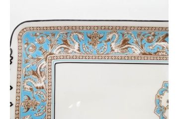 イギリス　WEDGWOOD(ウェッジウッド)　FLORENTINE TURQUOISE(フロレンティーン ターコイズ)　重厚感のあるデザインが魅力のオーバルプレート・サンドイッチトレー2枚セット(グロテスク文様、フルーツ、果物、お盆、トレイ、皿、スクエアプレート、洋食器、英国)(R-079014)