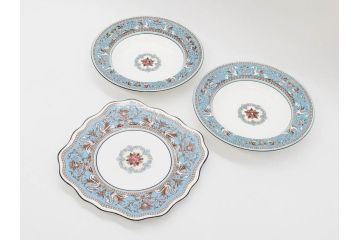 イギリス　WEDGWOOD(ウェッジウッド)　FLORENTINE TURQUOISE(フロレンティーン ターコイズ)　フォーマルで食卓が華やぐスーププレート2枚&スクエアプレート1枚セット(グロテスク文様、フルーツ、果物、スープ皿、変形皿、洋食器、英国)(R-079015)