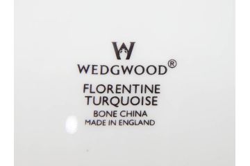 イギリス　WEDGWOOD(ウェッジウッド)　FLORENTINE TURQUOISE(フロレンティーン ターコイズ)　フォーマルで食卓が華やぐスーププレート2枚&スクエアプレート1枚セット(グロテスク文様、フルーツ、果物、スープ皿、変形皿、洋食器、英国)(R-079015)