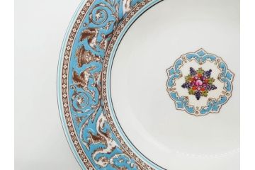 イギリス　WEDGWOOD(ウェッジウッド)　FLORENTINE TURQUOISE(フロレンティーン ターコイズ)　フォーマルで食卓が華やぐスーププレート2枚&スクエアプレート1枚セット(グロテスク文様、フルーツ、果物、スープ皿、変形皿、洋食器、英国)(R-079015)