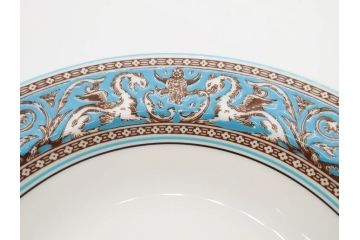 イギリス　WEDGWOOD(ウェッジウッド)　FLORENTINE TURQUOISE(フロレンティーン ターコイズ)　フォーマルで食卓が華やぐスーププレート2枚&スクエアプレート1枚セット(グロテスク文様、フルーツ、果物、スープ皿、変形皿、洋食器、英国)(R-079015)