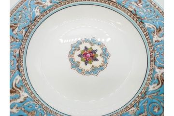 イギリス　WEDGWOOD(ウェッジウッド)　FLORENTINE TURQUOISE(フロレンティーン ターコイズ)　フォーマルで食卓が華やぐスーププレート2枚&スクエアプレート1枚セット(グロテスク文様、フルーツ、果物、スープ皿、変形皿、洋食器、英国)(R-079015)