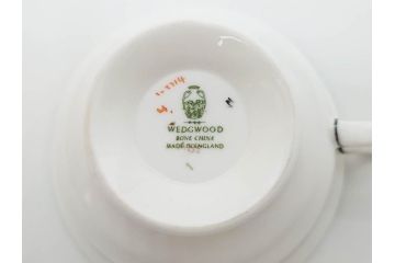 イギリス　WEDGWOOD(ウェッジウッド)　FLORENTINE TURQUOISE(フロレンティーン ターコイズ)　優雅な一時を過ごせるトリオセット2客&カップ&ソーサー1客セット(グロテスク文様、フルーツ、果物、C&S、プレート、皿、洋食器、英国)(R-079016)