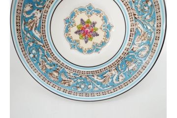 イギリス　WEDGWOOD(ウェッジウッド)　FLORENTINE TURQUOISE(フロレンティーン ターコイズ)　優雅な一時を過ごせるトリオセット2客&カップ&ソーサー1客セット(グロテスク文様、フルーツ、果物、C&S、プレート、皿、洋食器、英国)(R-079016)