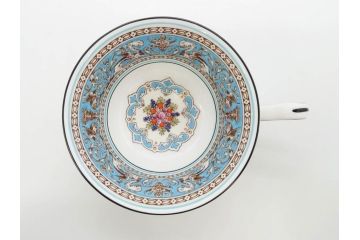 イギリス　WEDGWOOD(ウェッジウッド)　FLORENTINE TURQUOISE(フロレンティーン ターコイズ)　優雅な一時を過ごせるトリオセット2客&カップ&ソーサー1客セット(グロテスク文様、フルーツ、果物、C&S、プレート、皿、洋食器、英国)(R-079016)