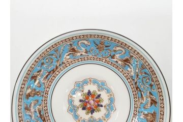 イギリス　WEDGWOOD(ウェッジウッド)　FLORENTINE TURQUOISE(フロレンティーン ターコイズ)　優雅な一時を過ごせるトリオセット2客&カップ&ソーサー1客セット(グロテスク文様、フルーツ、果物、C&S、プレート、皿、洋食器、英国)(R-079016)