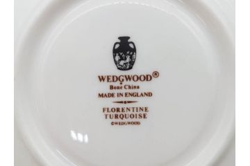 イギリス　WEDGWOOD(ウェッジウッド)　FLORENTINE TURQUOISE(フロレンティーン ターコイズ)　優雅な一時を過ごせるトリオセット2客&カップ&ソーサー1客セット(グロテスク文様、フルーツ、果物、C&S、プレート、皿、洋食器、英国)(R-079016)