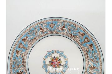 イギリス　WEDGWOOD(ウェッジウッド)　FLORENTINE TURQUOISE(フロレンティーン ターコイズ)　優雅な一時を過ごせるトリオセット2客&カップ&ソーサー1客セット(グロテスク文様、フルーツ、果物、C&S、プレート、皿、洋食器、英国)(R-079016)