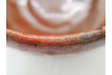 時代物　茶碗師 楽吉左衛門　鶴絵　約12cm　3.9寸　柔らかみと落ち着いた佇まいが魅力の赤茶碗(玄中、茶道具、茶陶、楽焼、裏印、共箱付き、和食器、三寸九分)(R-079017)　