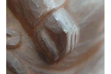 木彫　丹念に彫られ粛然たる佇まいが伝わってくる利休像(古美術、坐像、木製、彫刻、茶人、茶道具、置物、ディスプレイ、共箱付き、在銘作家物)(R-079018)