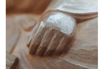 木彫　丹念に彫られ粛然たる佇まいが伝わってくる利休像(古美術、坐像、木製、彫刻、茶人、茶道具、置物、ディスプレイ、共箱付き、在銘作家物)(R-079018)