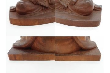 木彫　丹念に彫られ粛然たる佇まいが伝わってくる利休像(古美術、坐像、木製、彫刻、茶人、茶道具、置物、ディスプレイ、共箱付き、在銘作家物)(R-079018)