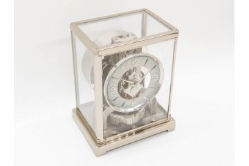 スイス　JAEGER-LECOULTRE(ジャガー・ルクルト)　ATMOS(アトモス)　METAL CALIBER 526-5　スタイリッシュなデザインと機能性を兼ね備えた置き時計(空気時計、ガス、半永久、使用説明書付き)(R-079019)