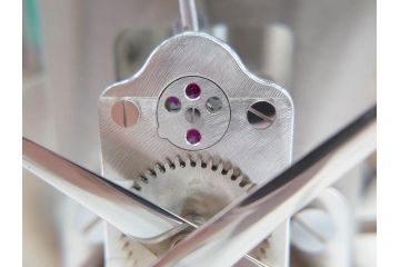 スイス　JAEGER-LECOULTRE(ジャガー・ルクルト)　ATMOS(アトモス)　METAL CALIBER 526-5　スタイリッシュなデザインと機能性を兼ね備えた置き時計(空気時計、ガス、半永久、使用説明書付き)(R-079019)