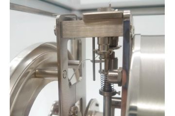 スイス　JAEGER-LECOULTRE(ジャガー・ルクルト)　ATMOS(アトモス)　METAL CALIBER 526-5　スタイリッシュなデザインと機能性を兼ね備えた置き時計(空気時計、ガス、半永久、使用説明書付き)(R-079019)