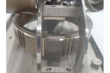 スイス　JAEGER-LECOULTRE(ジャガー・ルクルト)　ATMOS(アトモス)　METAL CALIBER 526-5　スタイリッシュなデザインと機能性を兼ね備えた置き時計(空気時計、ガス、半永久、使用説明書付き)(R-079019)