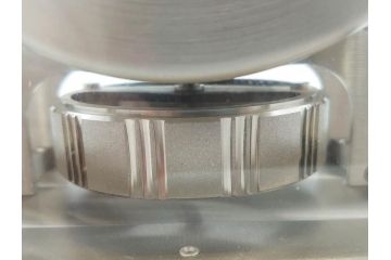 スイス　JAEGER-LECOULTRE(ジャガー・ルクルト)　ATMOS(アトモス)　METAL CALIBER 526-5　スタイリッシュなデザインと機能性を兼ね備えた置き時計(空気時計、ガス、半永久、使用説明書付き)(R-079019)