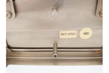 スイス　JAEGER-LECOULTRE(ジャガー・ルクルト)　ATMOS(アトモス)　METAL CALIBER 526-5　スタイリッシュなデザインと機能性を兼ね備えた置き時計(空気時計、ガス、半永久、使用説明書付き)(R-079019)