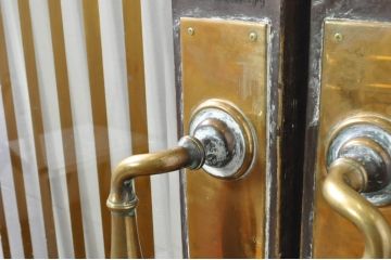 アンティーク建具　総ナラ材　レトロな雰囲気漂う両開きドア1対2セット(ガラス扉、玄関扉)(R-079020)