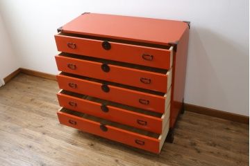 中古　広島・府中家具　松創(MATSUSO・マツソウ)　総桐(キリ)材　上品な朱塗りが目を引く雅な衣装箪笥(総桐箪笥、収納タンス、和たんす、サイドボード、サイドチェスト、引き出し)(定価推定約200万円)(R-079023)